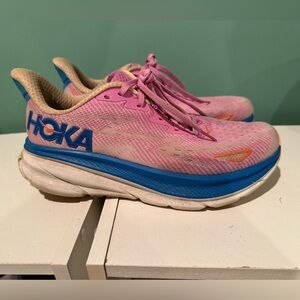 Hoka Clifton 9 Running Sneakers